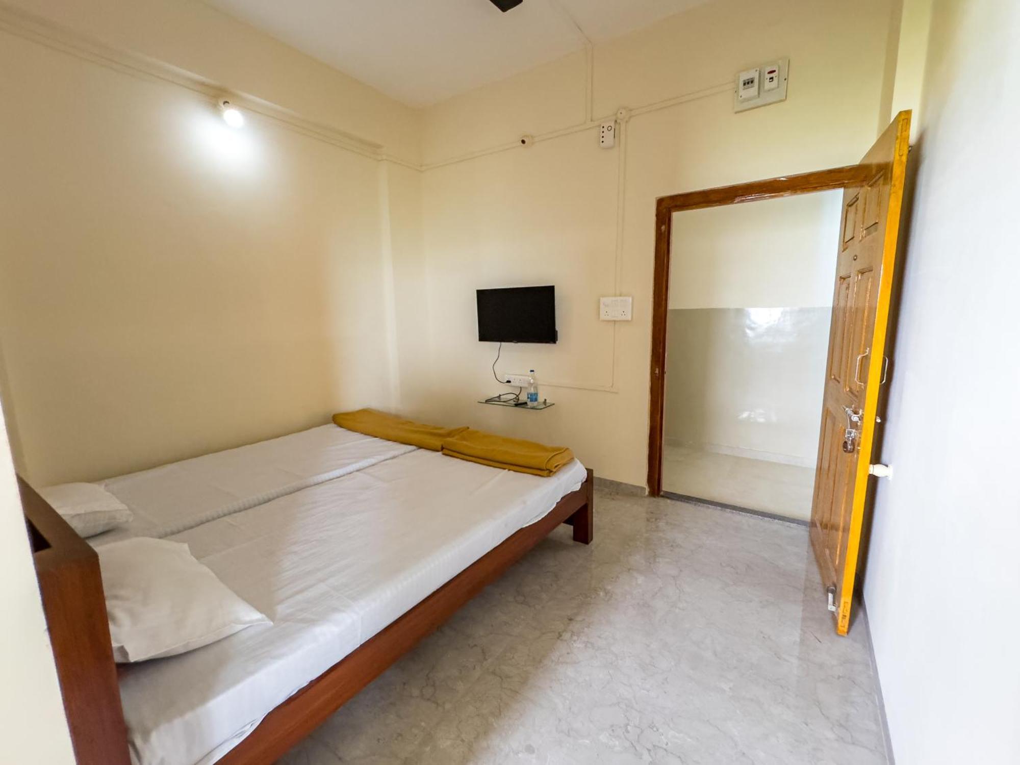 Punekar Bhavan Akalkot Quarto foto